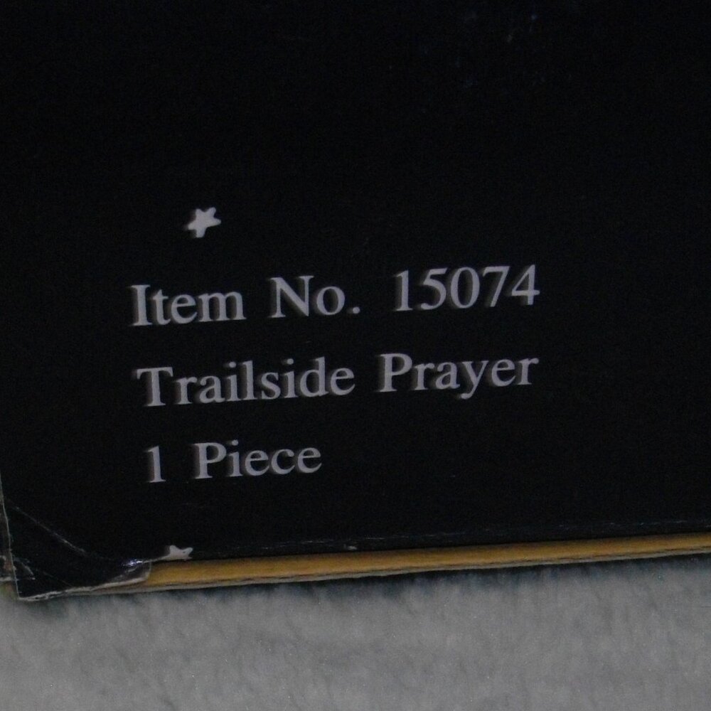 Possible Dreams Clothtique Trailside Prayer Santa figurine. - Picture 3 of 3